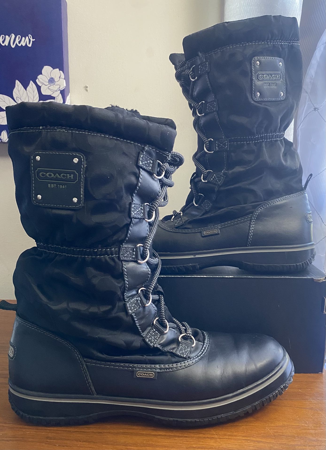 COACH SIGNATURE WOMEN SHAINE BLACK BOOTS, SIZE 9B