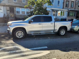 2021 Chevrolet Silverado 8 cyl