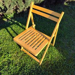 Wooden Folding Chairs (4pc. Set)