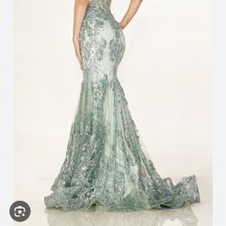 Beautiful Dress Size 4 (Xsmall)