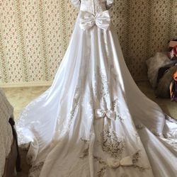 BRIDAL GOWN SIZE 10