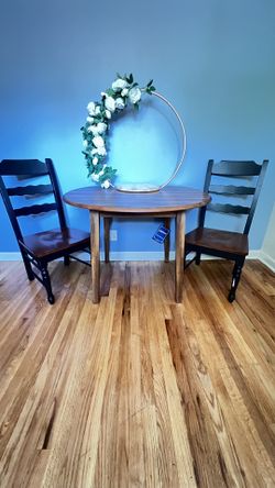 Ashley Leaf Table With Two Chairs 