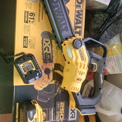 DEWALT PRUNING CHAINSAW 8" 20V LITHIUM XR BRUSHLESS WITH BATTERY AND CHARGER 