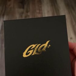 GLD chain and pendant 