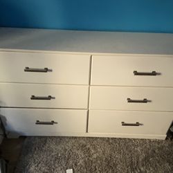 Dresser & End Table Set