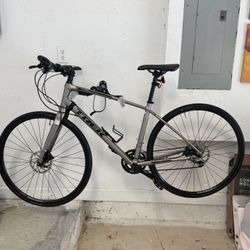 TREK FX SPORT 4 HYBRID BIKE