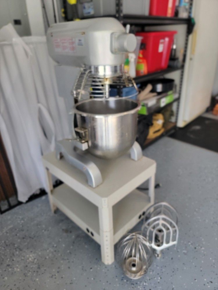 Mixer 20 Quartos Con Banco Y Accesorios