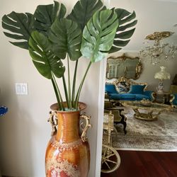 Very  Gorgeous  Vases And Leaves