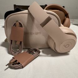 Beats X Kim  Studio Pro