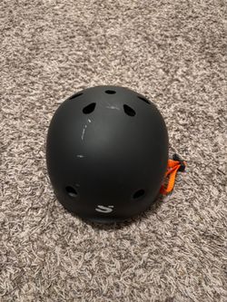 Gently Used Black Skate/Bike Helmet – Great Condition