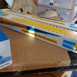 NEW Ford front shocks F 250, 350, AND (contact info removed)-2015