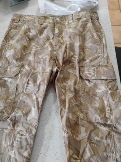 Levi's Forest Camo Carpenter long Pants , OBO.