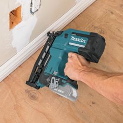 Makita XNB02Z 18V LXT® Lithium-Ion Cordless 2-1/2" Straight Finish Nailer, 16 Ga., Tool And Battery Only.