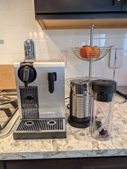 Nespresso Lattissima Pro + Bonus Frother