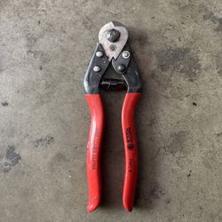 Pliers