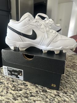 Jordan 1 Low Youth Cleats size 5