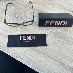 FENDI GLASEES 