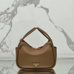 𝐏𝐫𝐚𝐝𝐚 new bowling bag