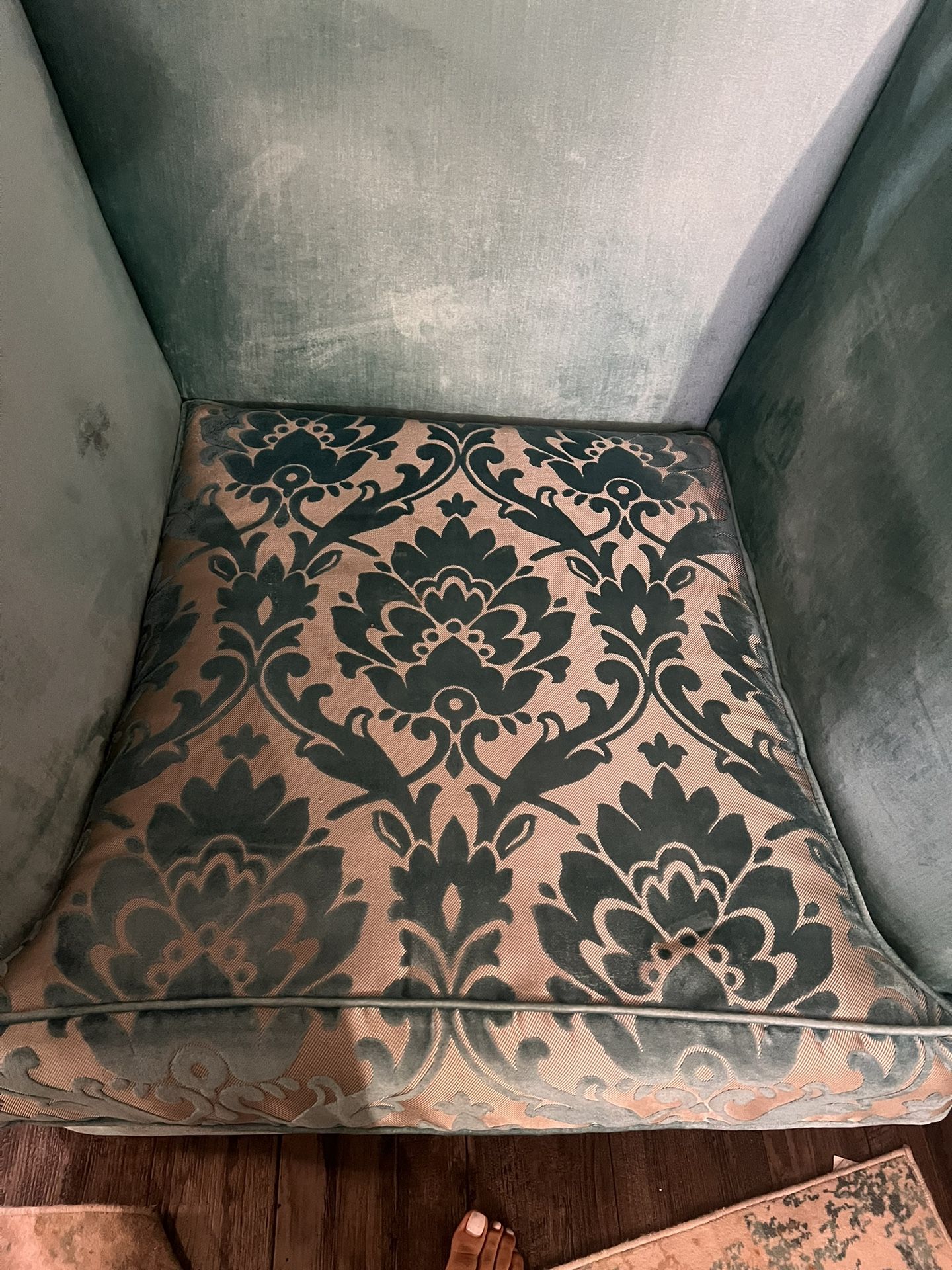 Beautiful teal Oversized Chair