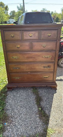 Bassett Chest of Drawers Dresser