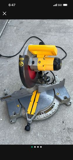 Dewalt 12 in sliding miter saw DW705