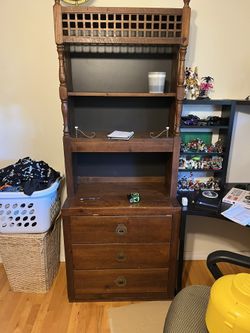 Solid wood Threes drawers with book shelf