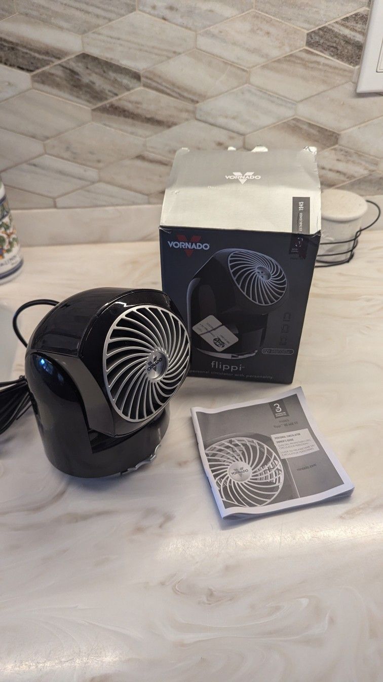 Tornado Flippi Desk Fan