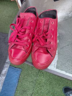 Red converse size 3 youth