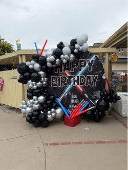 Star Wars- circle balloon arch and backdrop