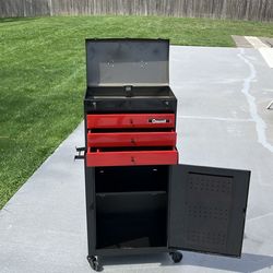 OXWALL TOOL CHEST with  5- LOCKING DRAWERS  ON WHEELS like 👍 New
