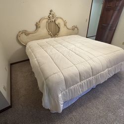 King Bed w/ Mattress & Bedding 