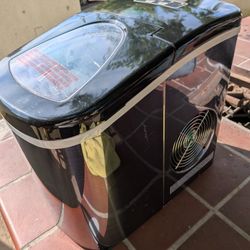 Frigidaire Ice Machine