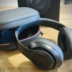 Beats studio 3 With Active Noise Cancellation - Open Box - It Is Available!