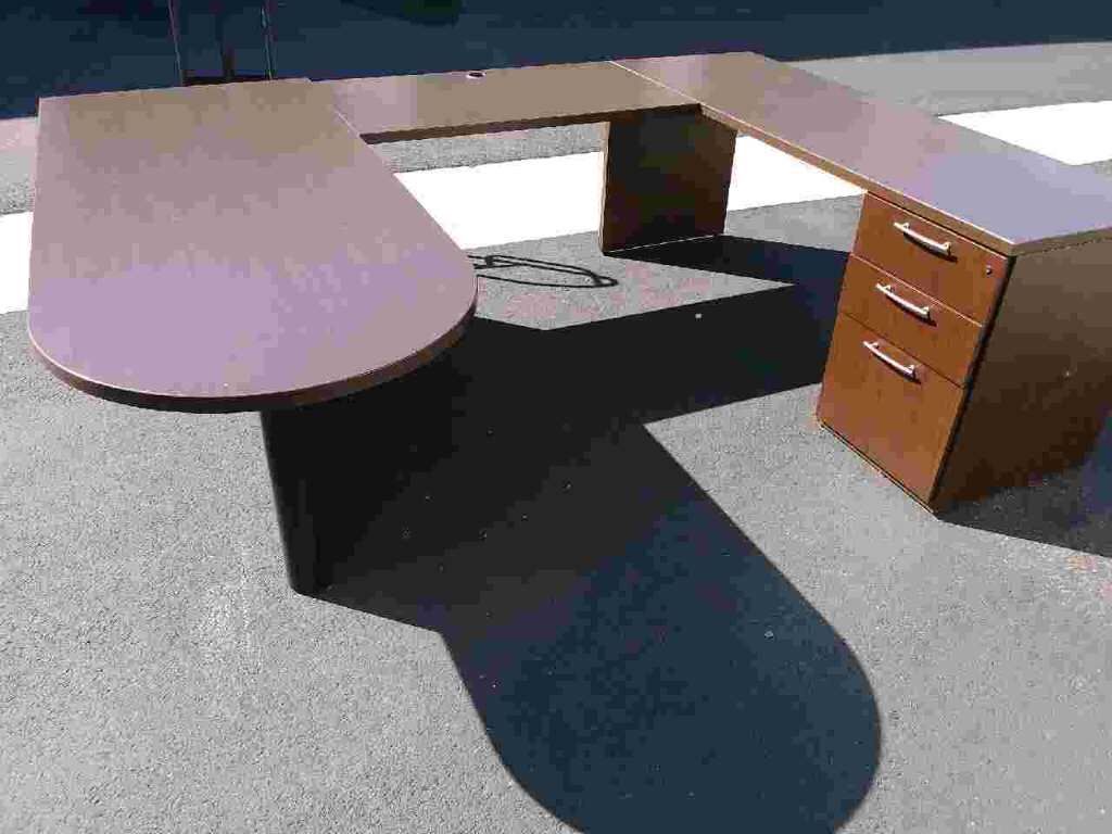Mahogany U Shaped Peninsula Desk!!! Great Deal!!!