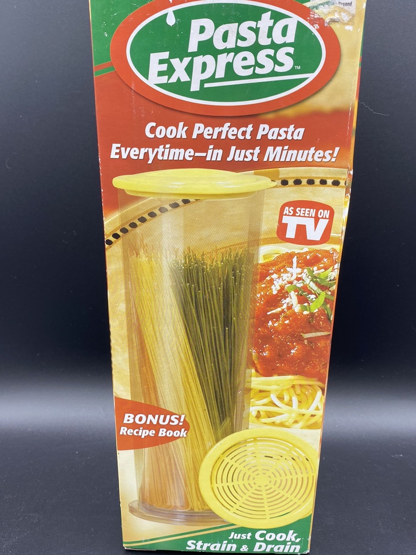 PASTA EXPRESS - PASTA MAKER WITH RECIPE BOOK - AS SEEN ON TV - NEW IN BOX
