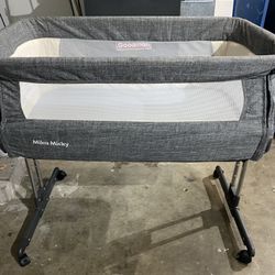 Mika Micky Bedside Bassinet 