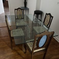 Dining Set (4 Chairs , 1 Table) In Good Condition