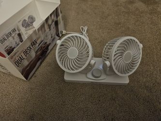 Dual desk fan with adjustsble directions and 2 speeds