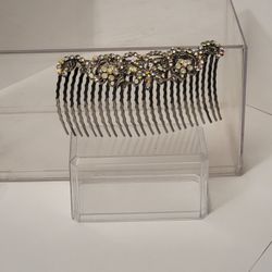 Vintage Rhinestone White Flower Comb