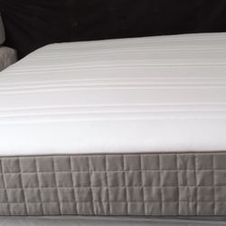 Full Size Mattress (Colchón Full Size)