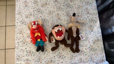 Looney Tunes plush lot of 3