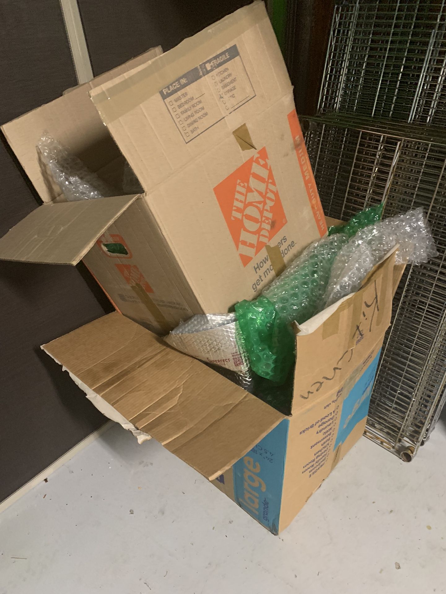 Moving Boxes Amd Bubble Wrap for Sale in Tucson, AZ OfferUp