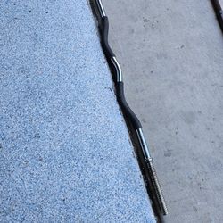 4ft Curl Bar. Fits Standard Size 1inch Weight Plates. Pick Up Near Cheyenne And Durango 