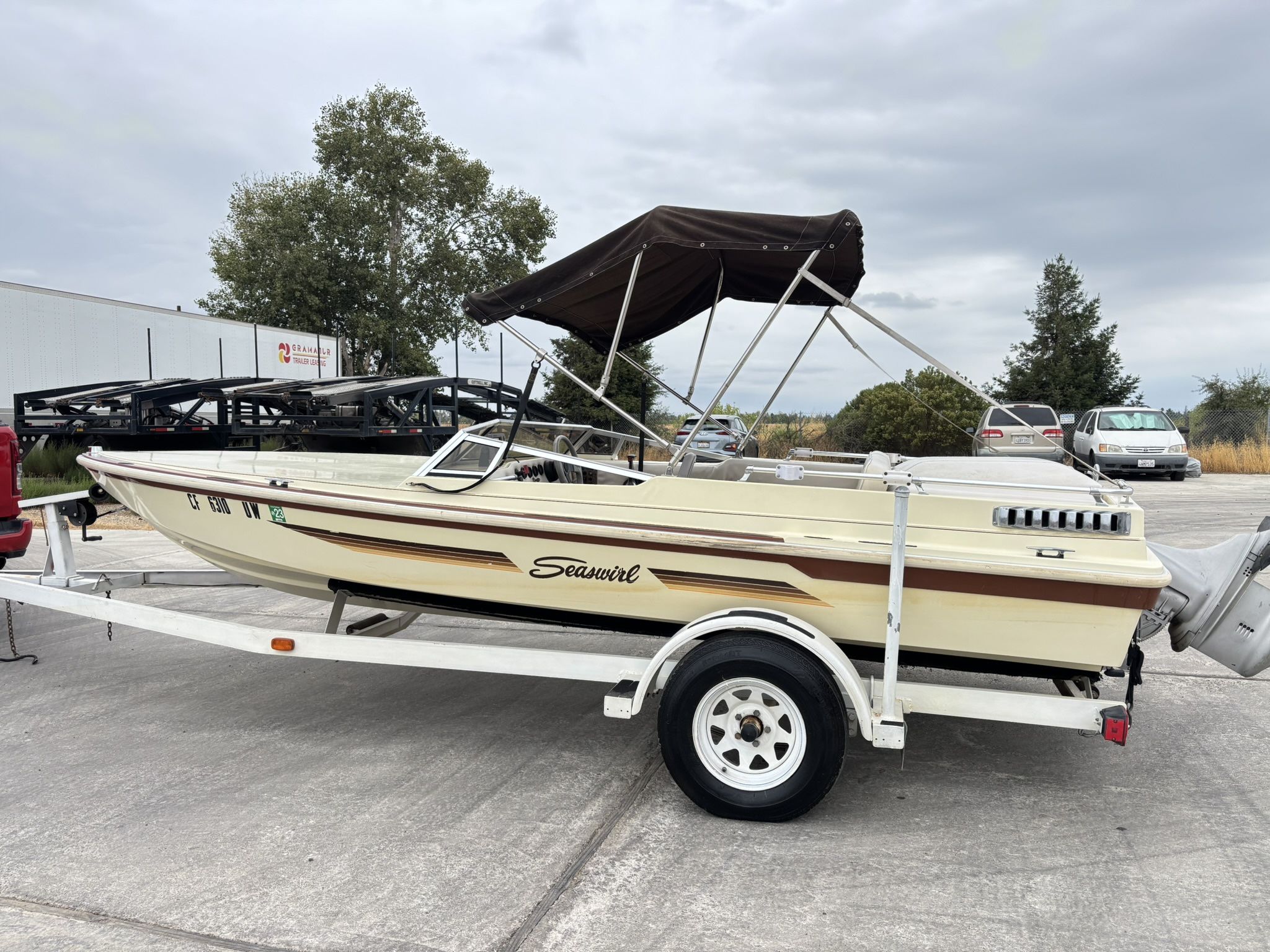 1985 Seaswirl Boat
