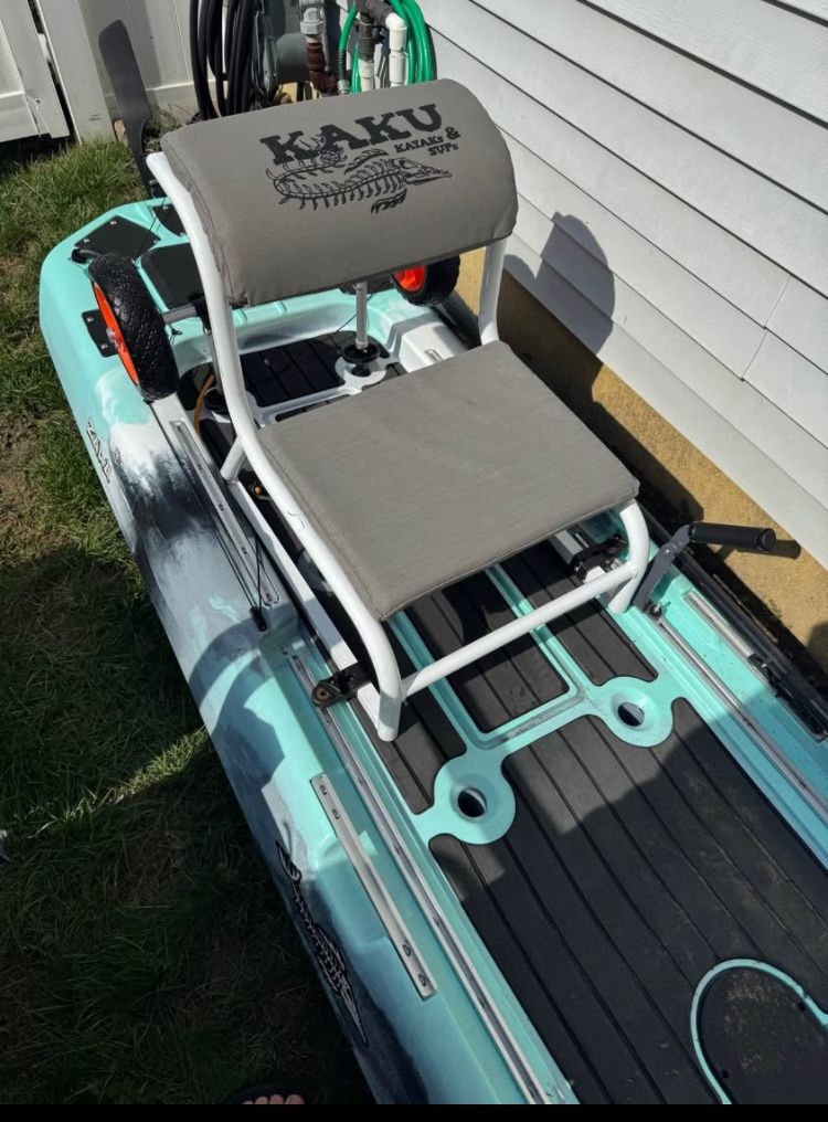 Kaku-Zulu kayak/stand up/paddle-board.