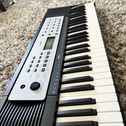 YAMAHA YPT-270 Keyboard