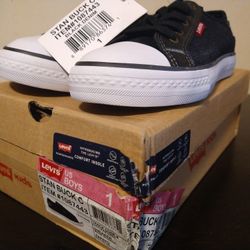 Boy's Levi's Stan C Shoes Size 1