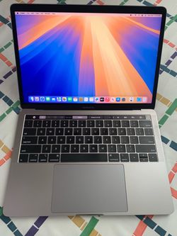 2019 13.3"inch Intel Core i7 Touch bar Four Thunderbolt 3 Ports MacBook Pro, 500GB SSD, 16GB RAM. RUNS VERY🏃‍♂️FAST AND SMOOTH