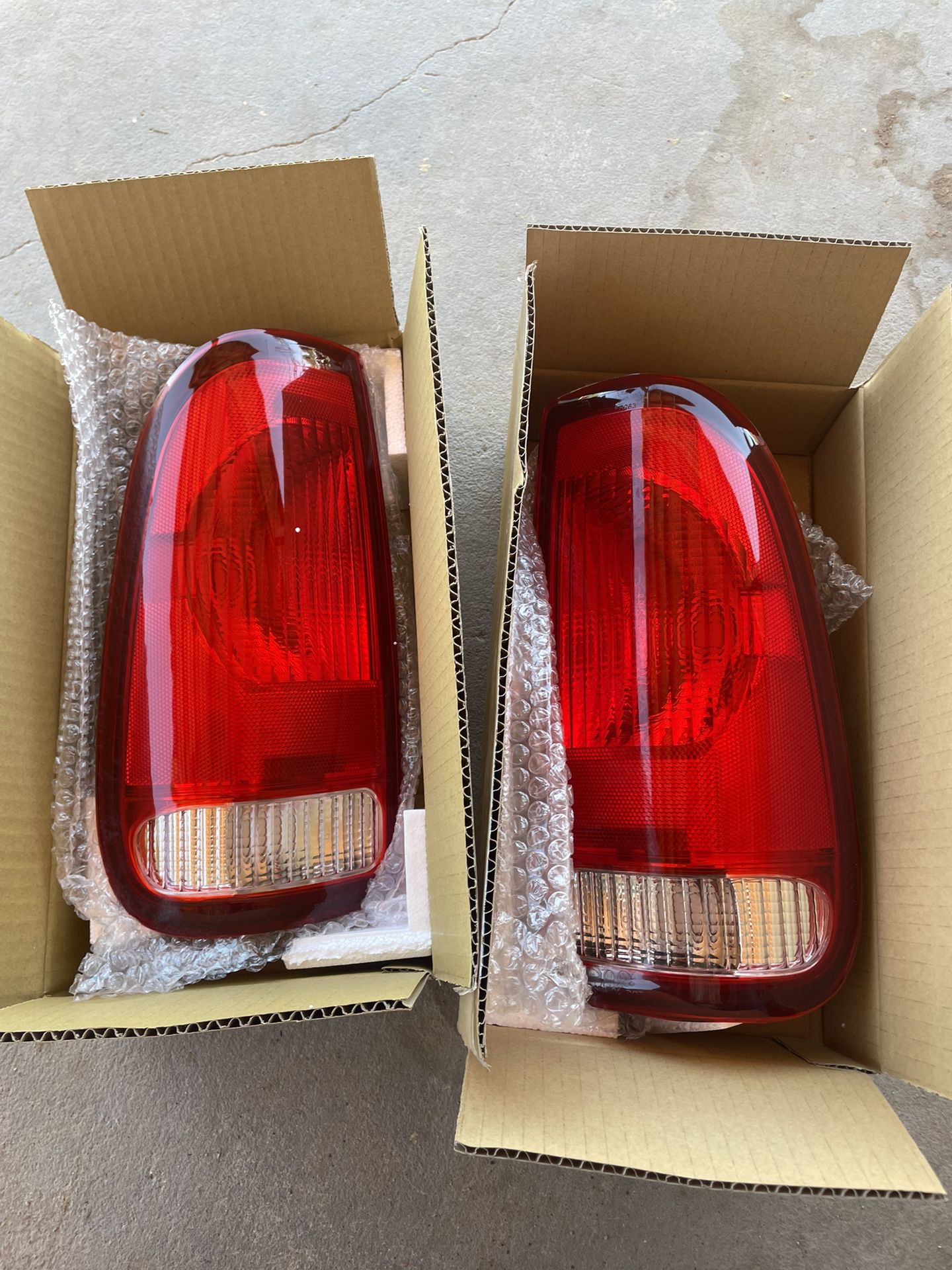 Ford F150-250 97-04 Taillights
