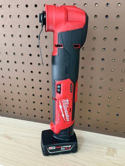 Milwaukee 2526-20 M12 FUEL Oscillating Multi Tool w/ 4Ah Battery